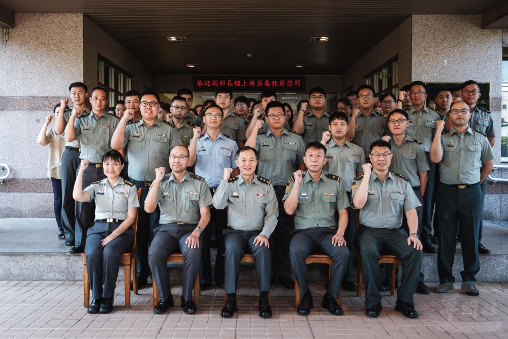 鍾副部長慰勉中部軍備單位　肯定戮力建軍備戰辛勞