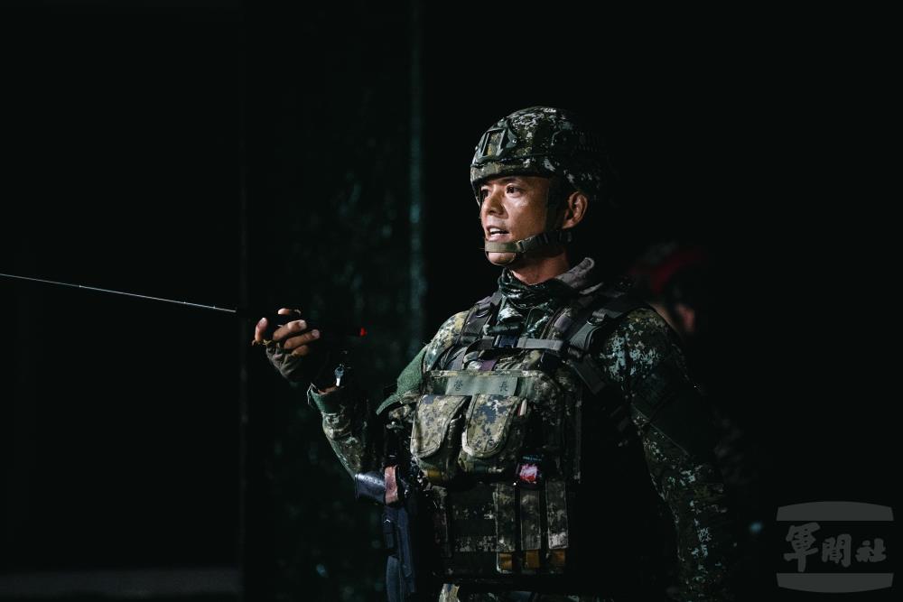 聯兵營營長於測考前實施戰場簡報。（軍聞社記者林庭暉攝）