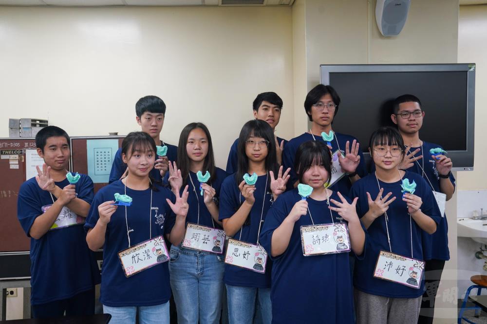 醫學營實作體驗　學子汲取新知