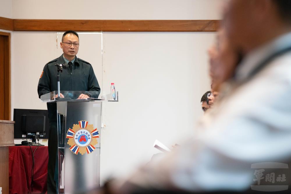 戰規司翁處長強調，國防部將持續朝向「打造臺灣之盾」、「加速擊殺鏈」、「打造非紅供應鏈」等三大特色發展。（軍聞社記者林庭暉攝）