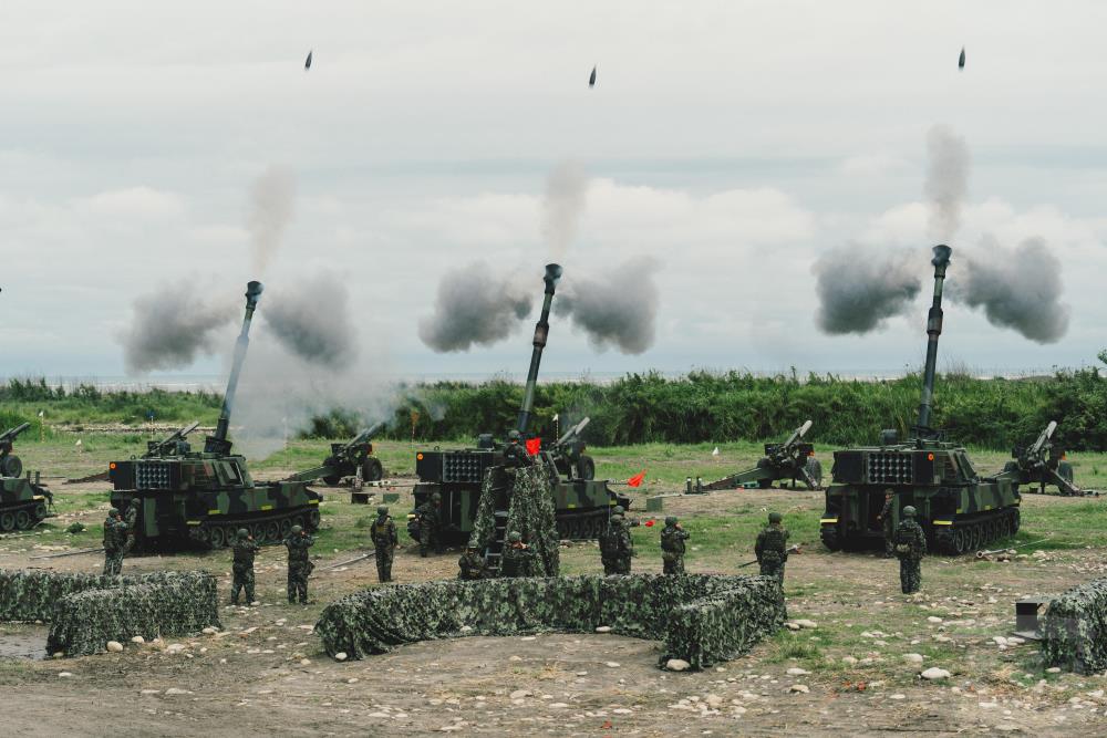 M109A2自走砲高射界射擊。（軍聞社記者陳彥樺攝）