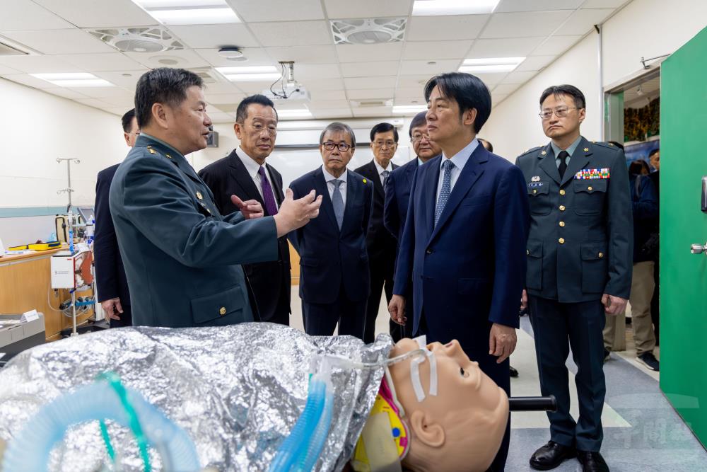 賴總統視導戰傷暨災難急救訓練中心。（軍聞社記者蔡枋澐攝）