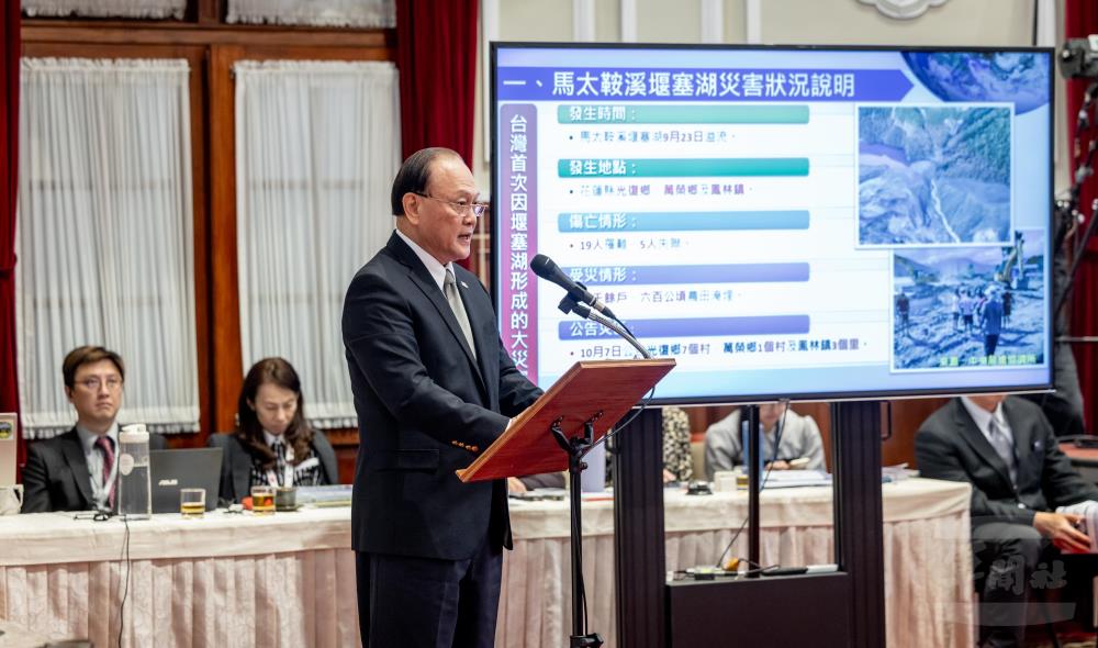 行政院季連成政委分享花蓮救災實務與策進作為。（總統府提供）