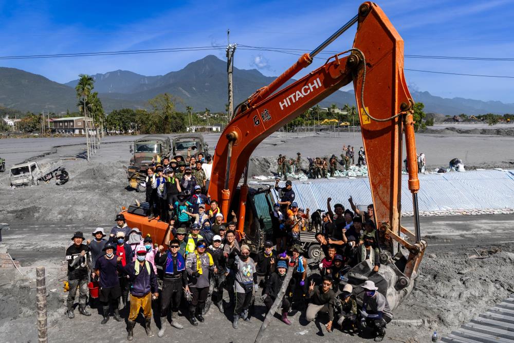 溫暖力量綻放希望　軍民共同守護光復