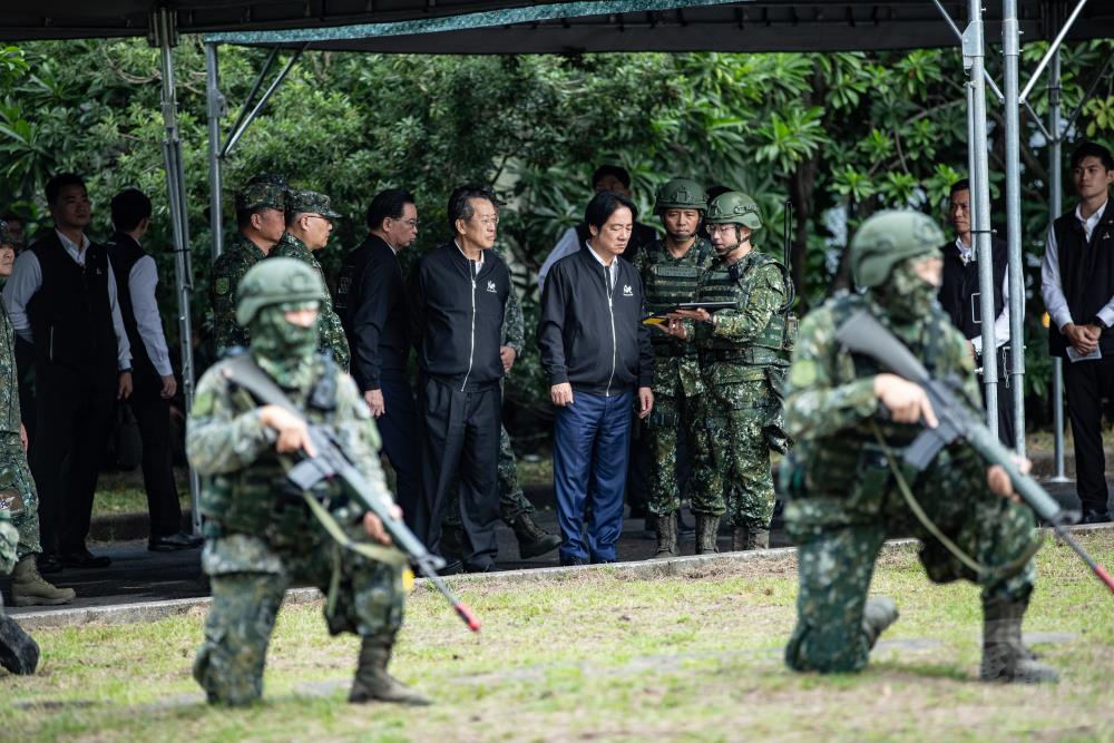 賴總統視導小部隊戰鬥演練。（軍聞社記者王茗生攝）