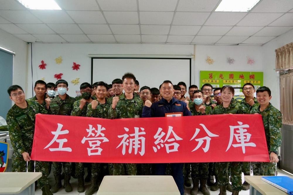 左營補給分庫日前邀請岡山分局甲圍派出所實施軍法紀宣教。(左營補給分庫提供) 左營補給分庫日前邀請岡山分局甲圍派出所實施軍法紀宣教。(左營補給分庫提供)