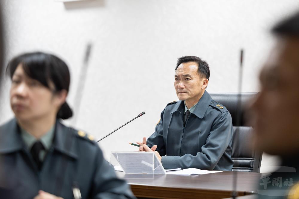 國防部常務次長楊中將24日主持財產申報公開抽籤。（軍聞社記者吳柏融攝）