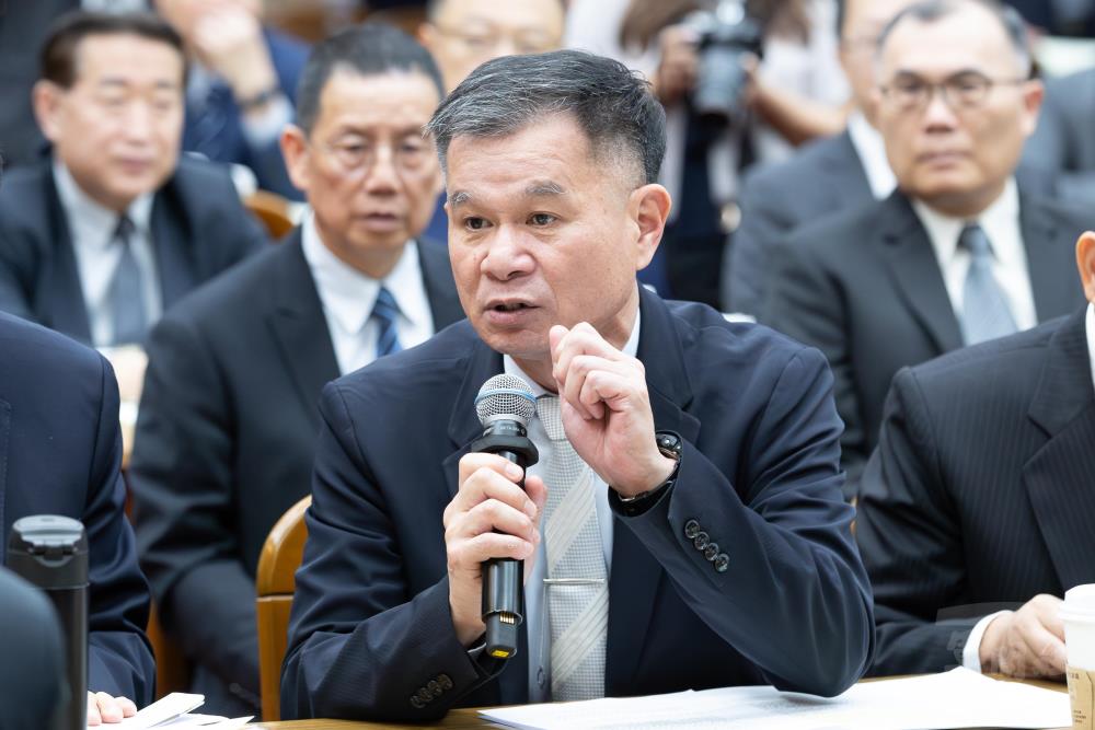 國防部戰略規劃司長黃中將就對美軍購預算編列與支付情形進行說明。（軍聞社記者王進福攝）