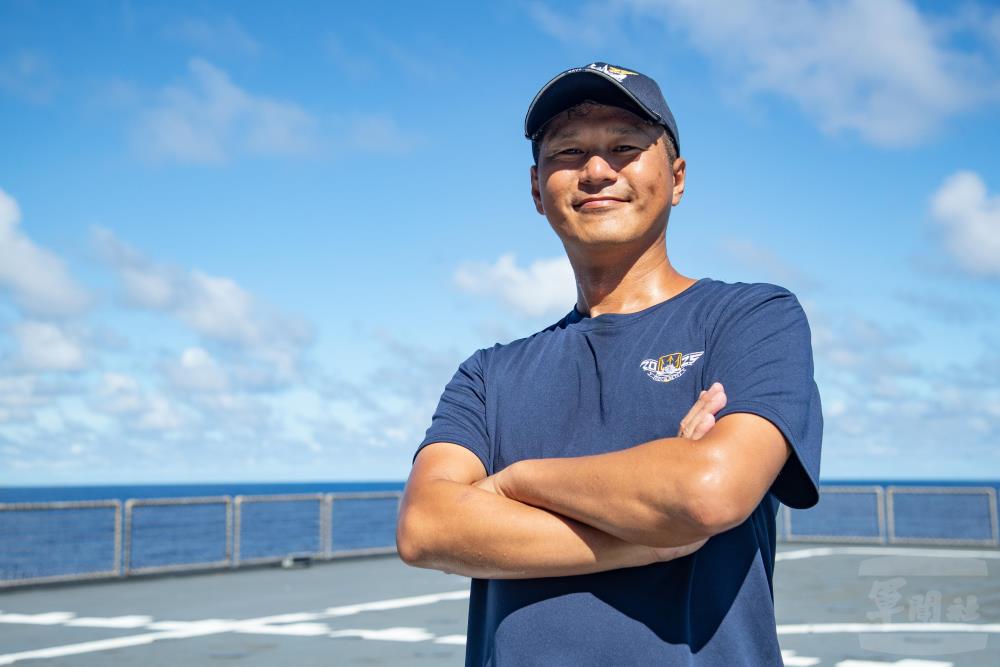 海軍樂隊唐士官長指出，操演任務中，將首度演出他創作的《榮耀傳承進行曲》。（軍聞社記者王茗生攝）