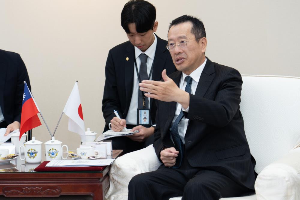 顧部長感謝鈴木眾議員長期支持我國主權地位。（軍聞社記者陳彥樺攝）