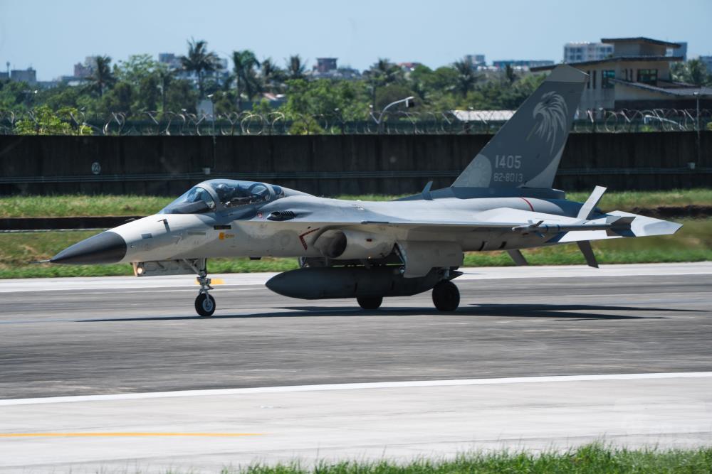 IDF經國號戰機快速轉場保存戰力。（軍聞社記者李恬恬攝）