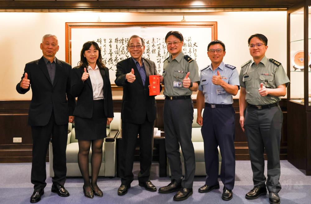 軍友保代北部敬軍　感謝官兵戰訓辛勞