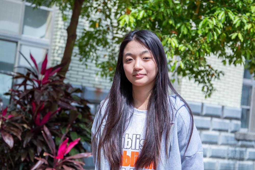 宜蘭縣蘭陽女中應屆畢業生林同學。（軍聞社記者王進福攝）