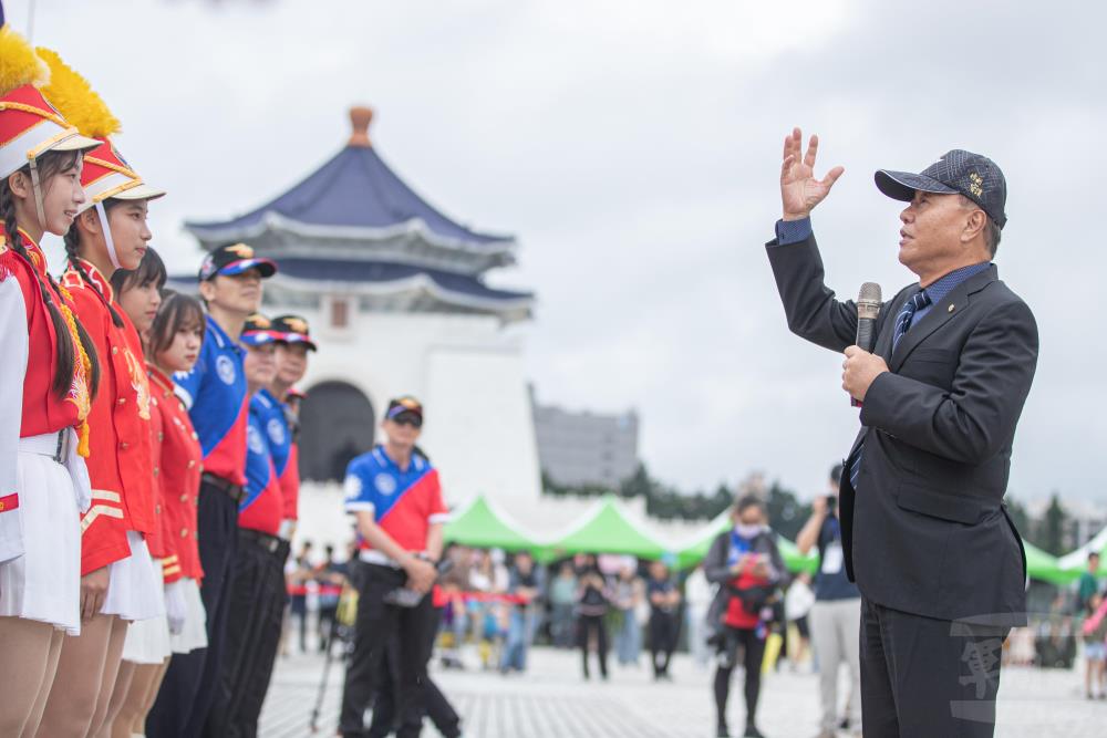 副部長也特別感謝參賽的每位同學，為活動帶來完美的演出。（軍聞社記者陳軍均攝）