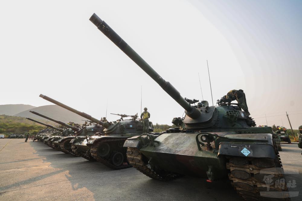 官兵完成各項檢整作業，準備迎接測考挑戰。（軍聞社記者林澤廷攝）