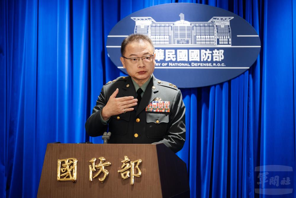 國防部政務辦公室主任兼發言人孫中將重申，國軍對任何形式霸凌採取「零容忍」態度，全力配合司法機關調查。（軍聞社記者陳彥樺攝）