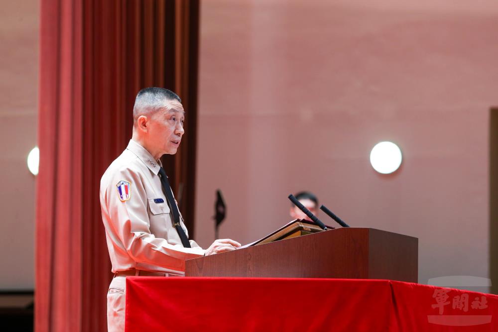 劉校長期勉全體同仁秉持「誠實、結實、踏實」三實校風，充實專業素養與提升能力。（軍聞社記者侯凱議攝）