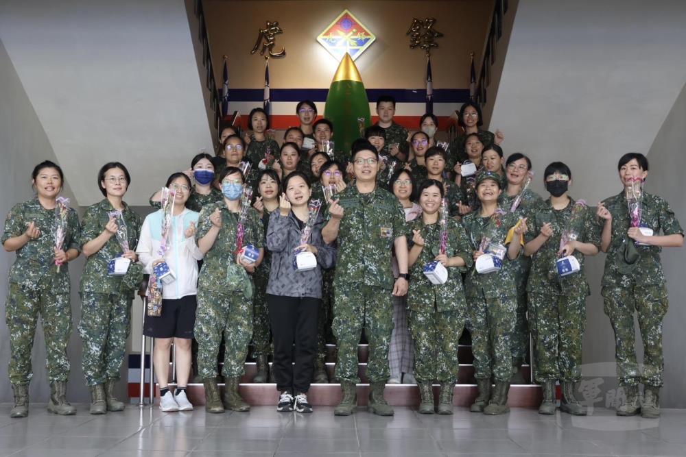 58砲指部舉辦母親節活動。（十軍團提供）