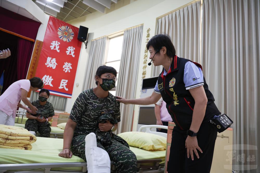 負傷軍人於岡山榮民之家就養安置。（軍聞社記者林澤廷攝）