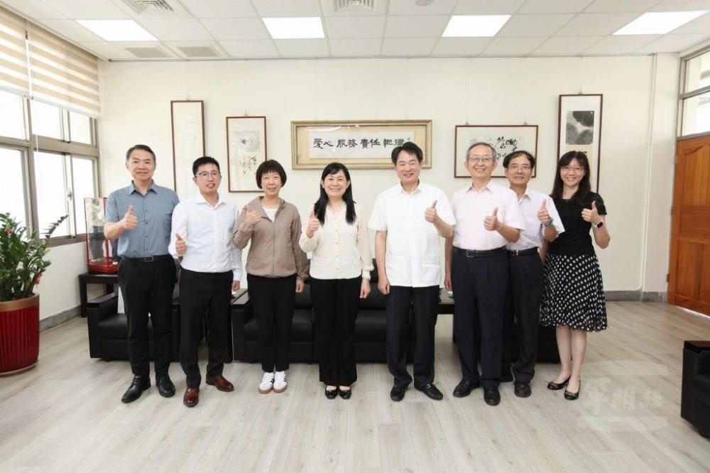 政戰局拜會內政部替訓中心　共推全民防衛理念