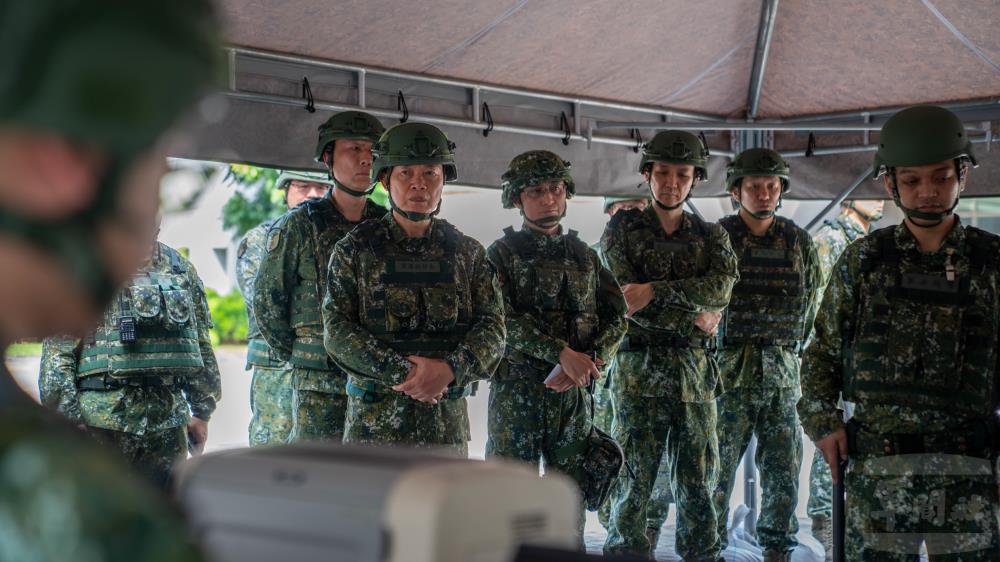 鍾副部長11日視導「戰時軍事審判實務演練」。（軍聞社記者侯凱議攝）