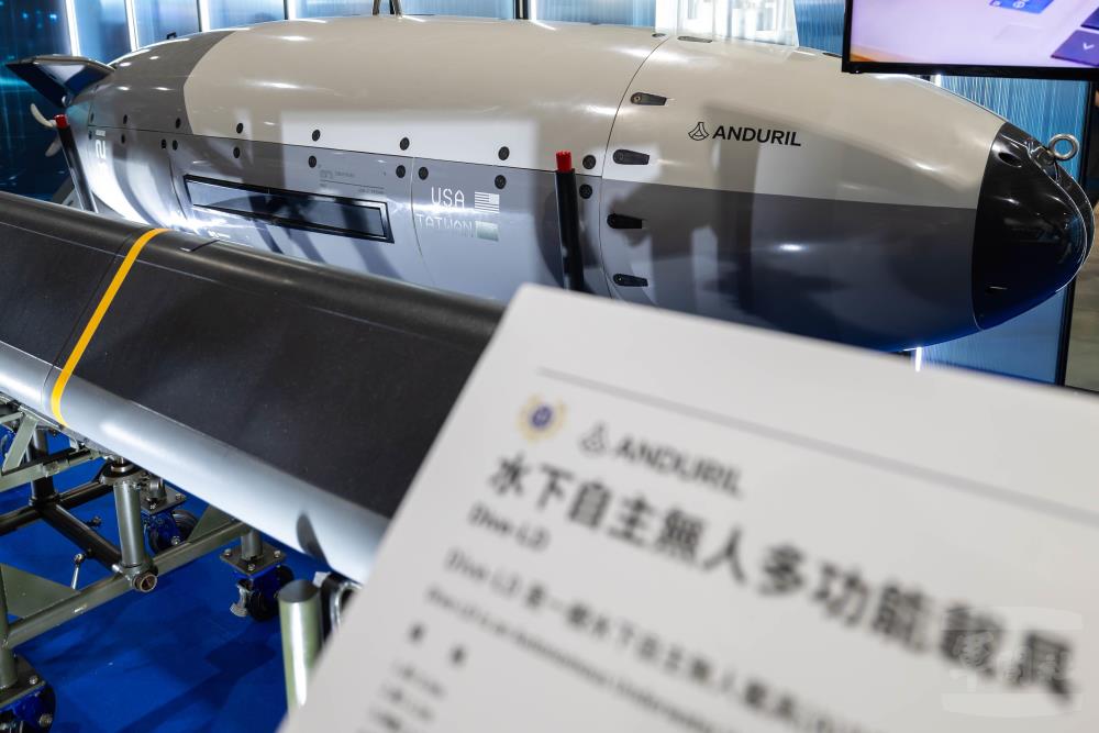 採用3D列印技術快速產製外殼。（軍聞社記者蔡枋澐攝） 