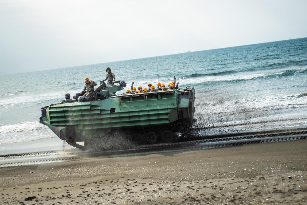 兩棲勇士體驗營。（軍聞社資料照片）