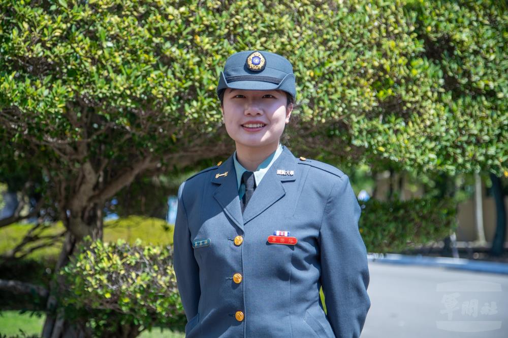 國防大學政戰學院新聞系三年級學生吳同學。（軍聞社記者王進福攝）