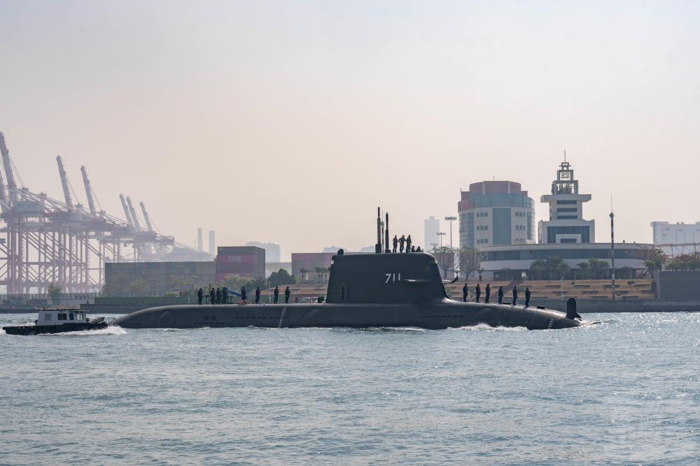 海鯤軍艦搭載海軍256艦隊官兵與台船公司團隊人員。（軍聞社記者林庭暉攝）