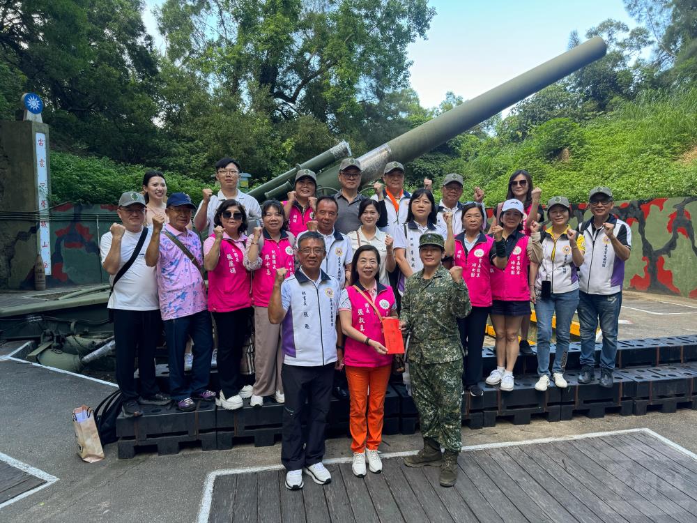 聯合敬軍團日前前往馬祖地區進行敬軍慰問。(嘉義軍人服務站提供) 聯合敬軍團日前前往馬祖地區進行敬軍慰問。(嘉義軍人服務站提供)