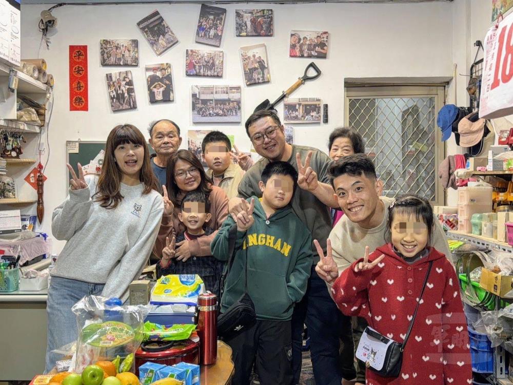 陳士官長兌現承諾　重返光復與葉小妹妹相見歡