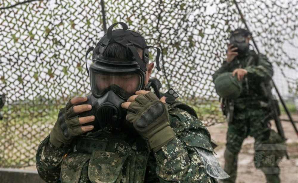 官兵模擬狀況處置。（21砲指部提供）