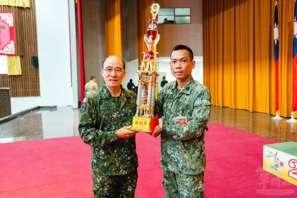 43砲指部榮獲總冠軍殊榮。（軍聞社記者林庭暉攝）