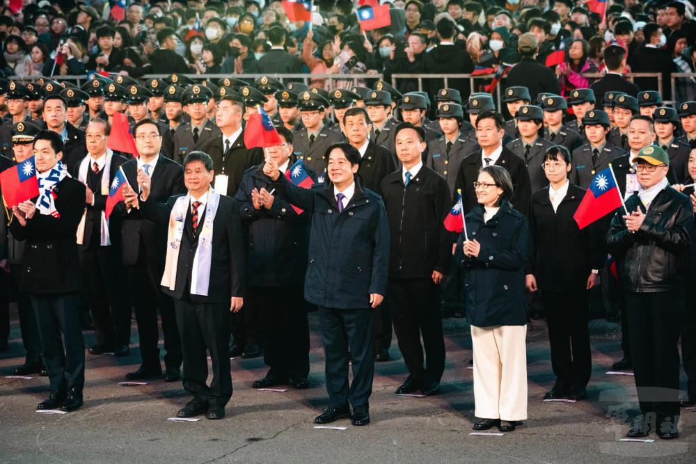 賴總統出席元旦升旗典禮。（軍聞社記者林庭暉攝）