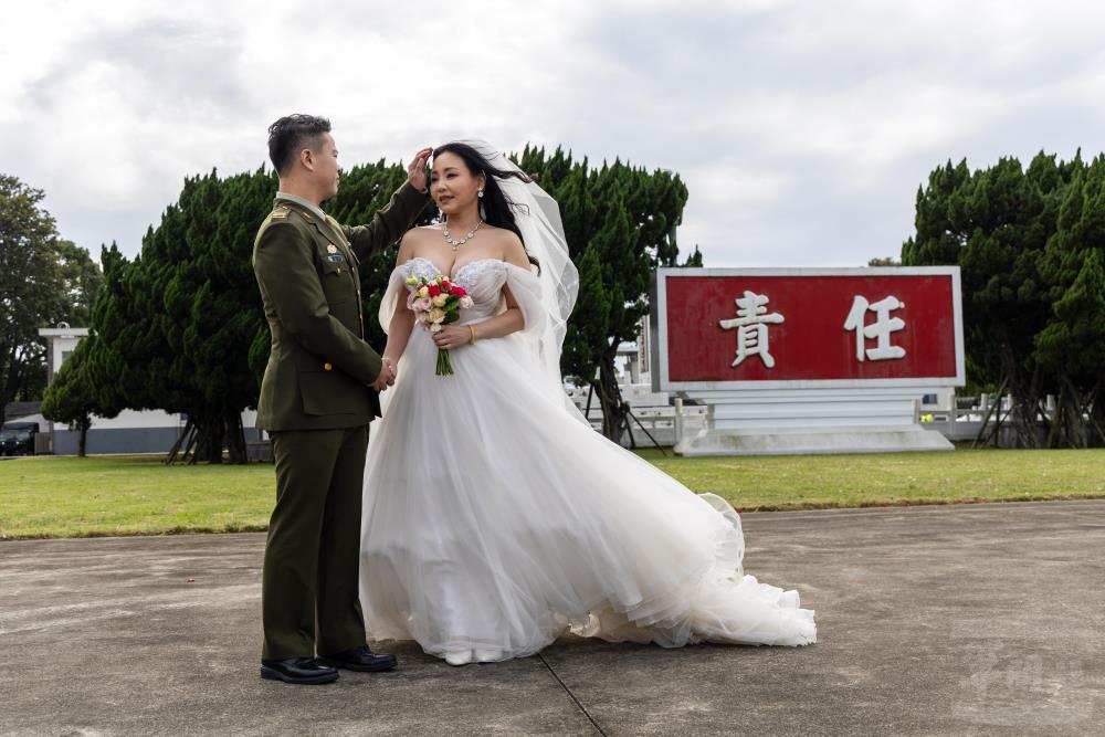 新人承擔國軍與家庭的責任。（軍聞社記者蔡枋澐攝）