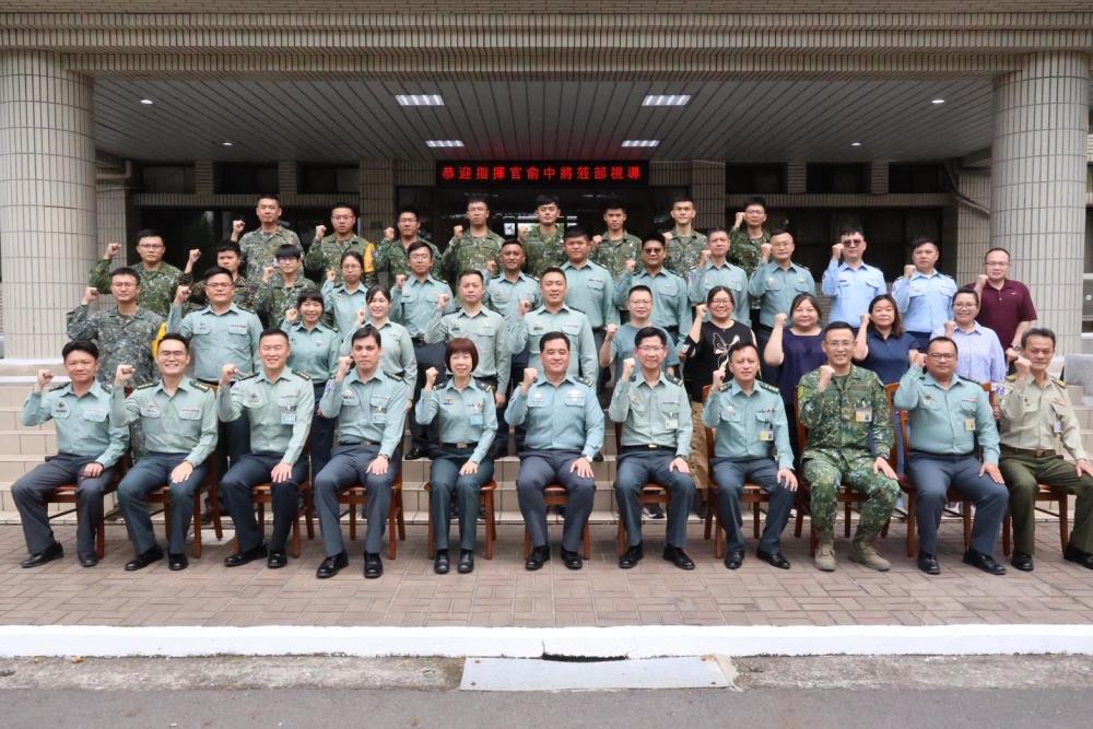 後備指揮官視導地區指揮部 肯定協力推動國防事務 後備指揮官視導地區指揮部 肯定協力推動國防事務