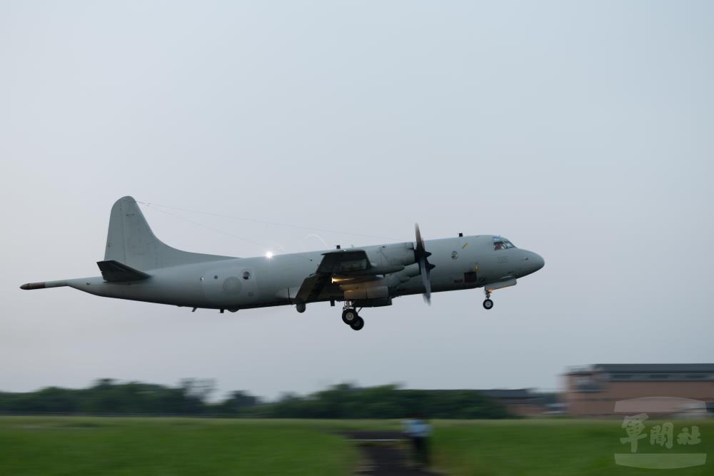 P-3C反潛機起飛。（軍聞社記者林澤廷攝）