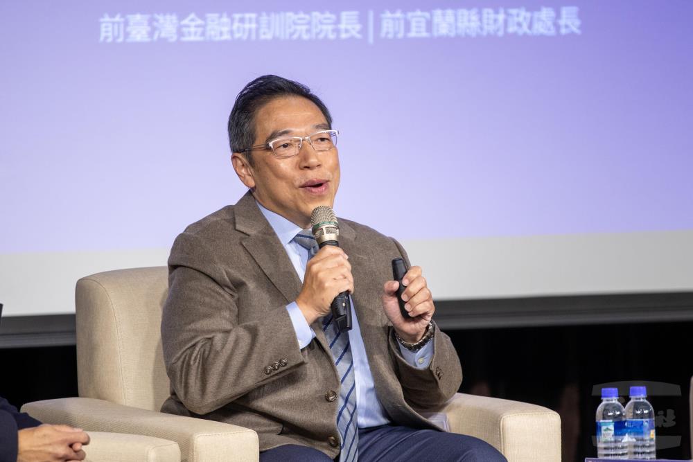 臺灣理財顧問認證協會名譽理事長黃崇哲。（軍聞社記者王進福攝）