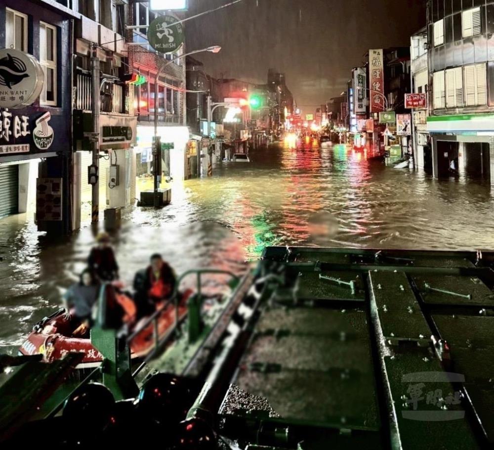 AAV7馳援 AAV7馳援