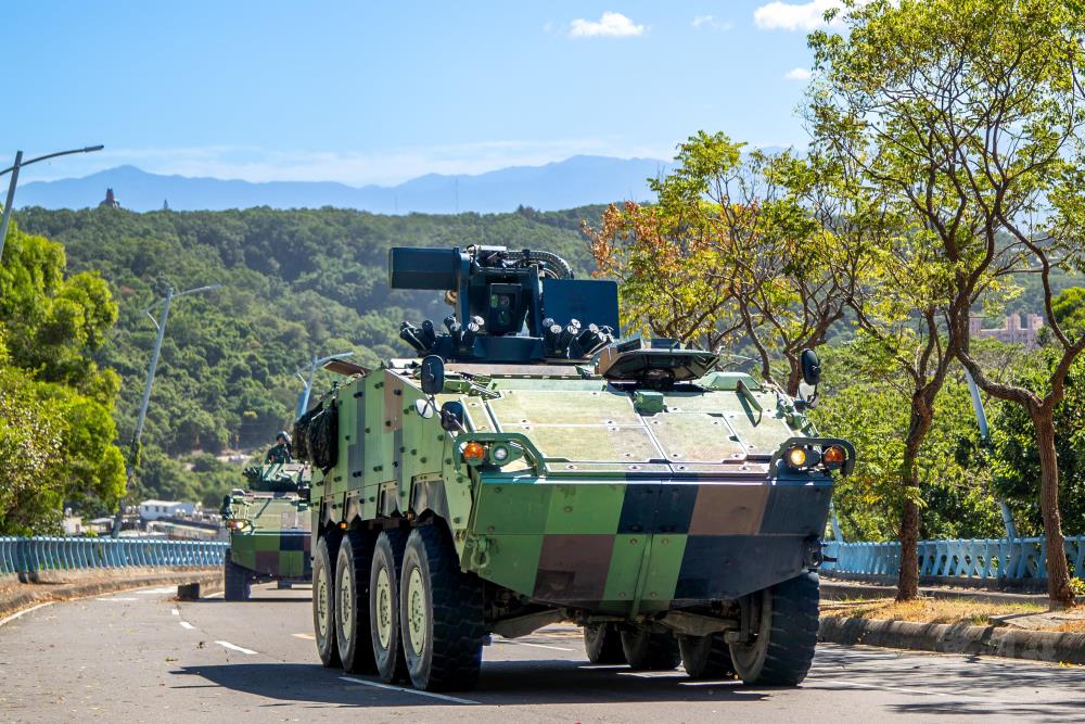 聯兵269旅裝步戰鬥車機動。（軍聞社記者王進福攝）