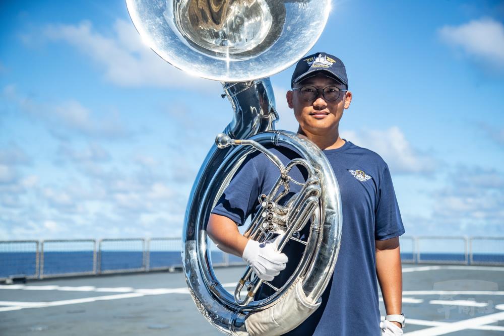 海軍樂隊韓下士對於能代表國家蒞訪友邦演出，感到是挑戰也是對自己的磨練。（軍聞社記者王茗生攝）