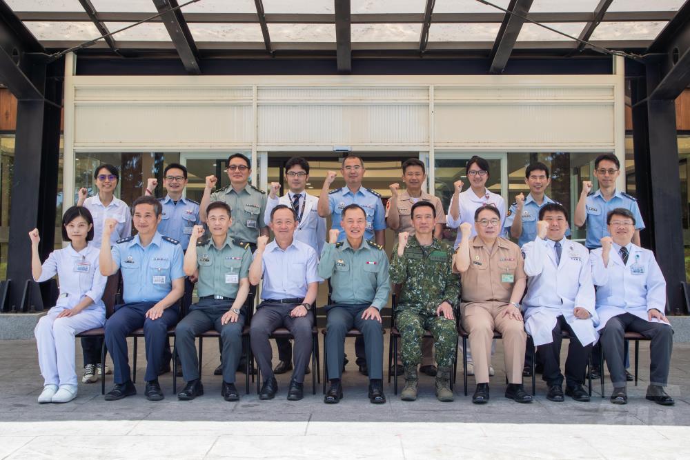 鍾副部長慰問花東駐軍　勉提升專業量能