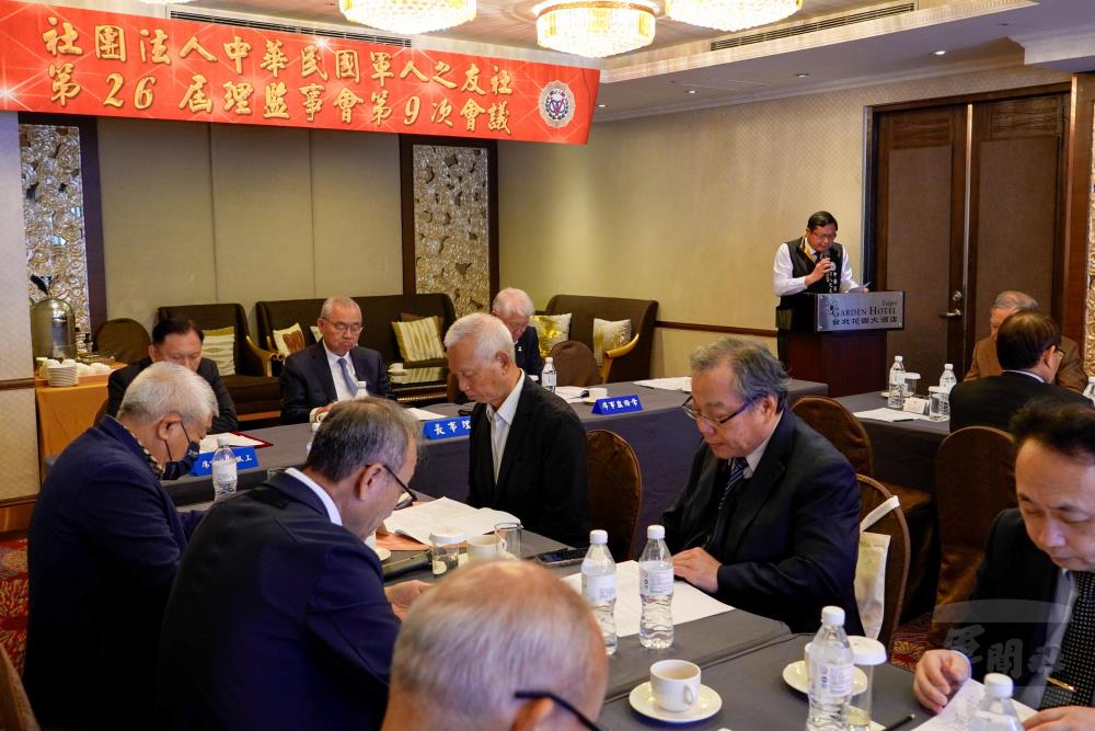 軍友社秘書長簡士偉針對近期社務工作進行報告。（軍聞社記者陳傳奇攝）
