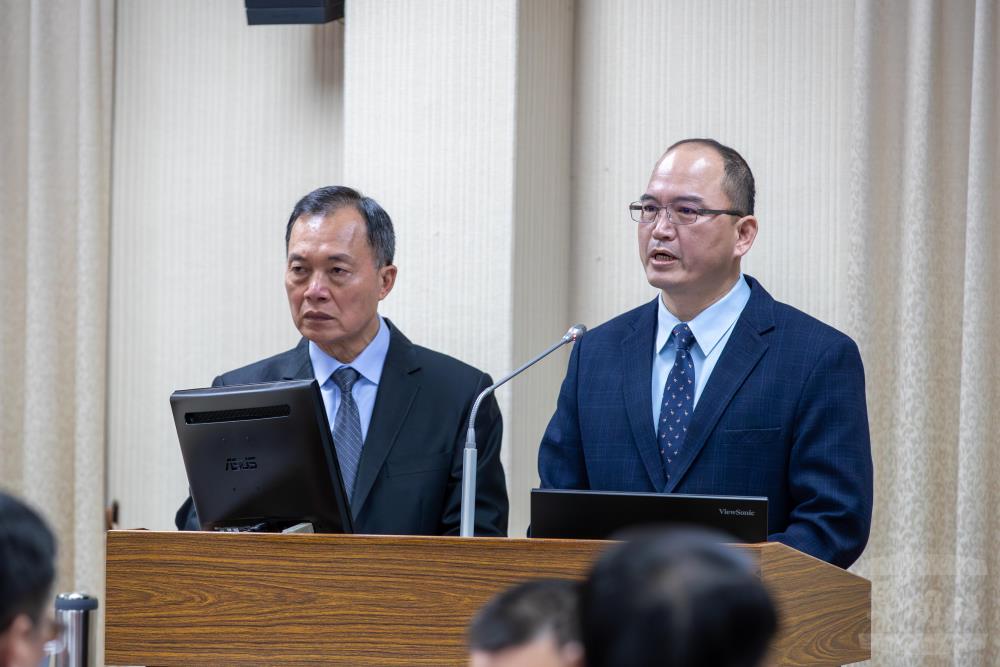 國防部作戰及計畫參謀次長室次長連中將實施專案報告。（軍聞社記者王進福攝）