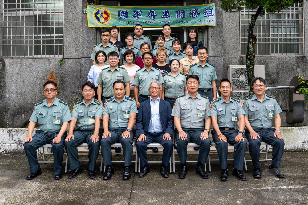 徐副部長秋節勗勉高屏駐軍　肯定辛勞提前賀節