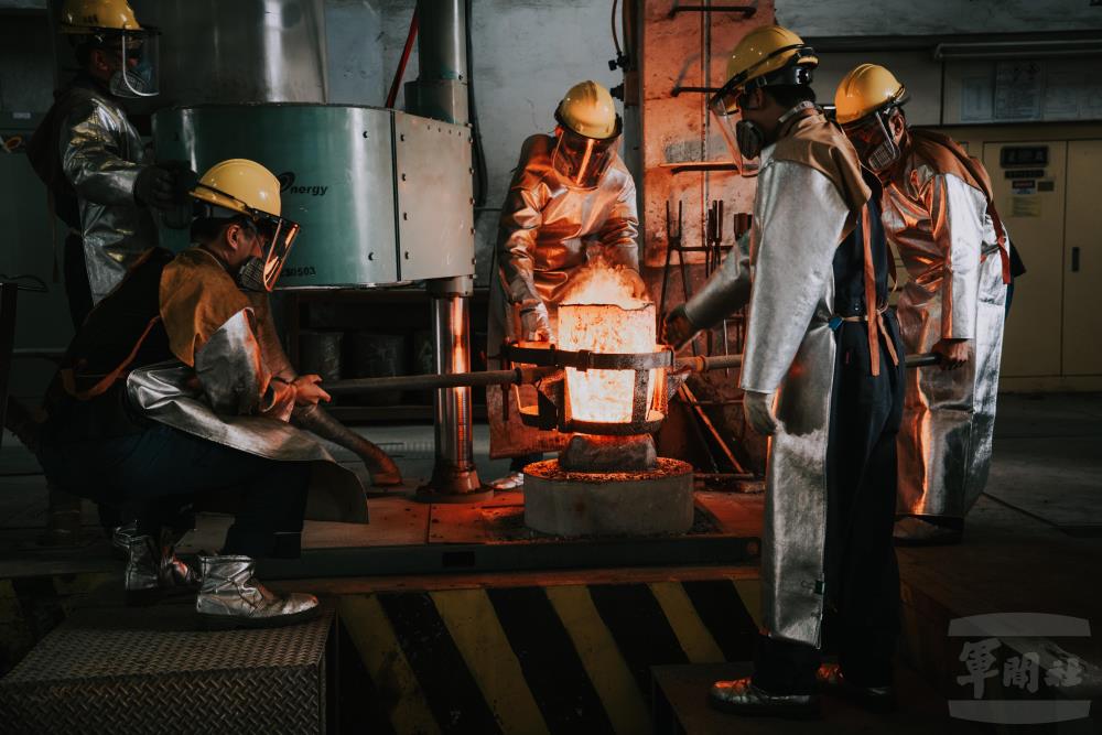 鑄工職人「熔爐中的專業堅持」