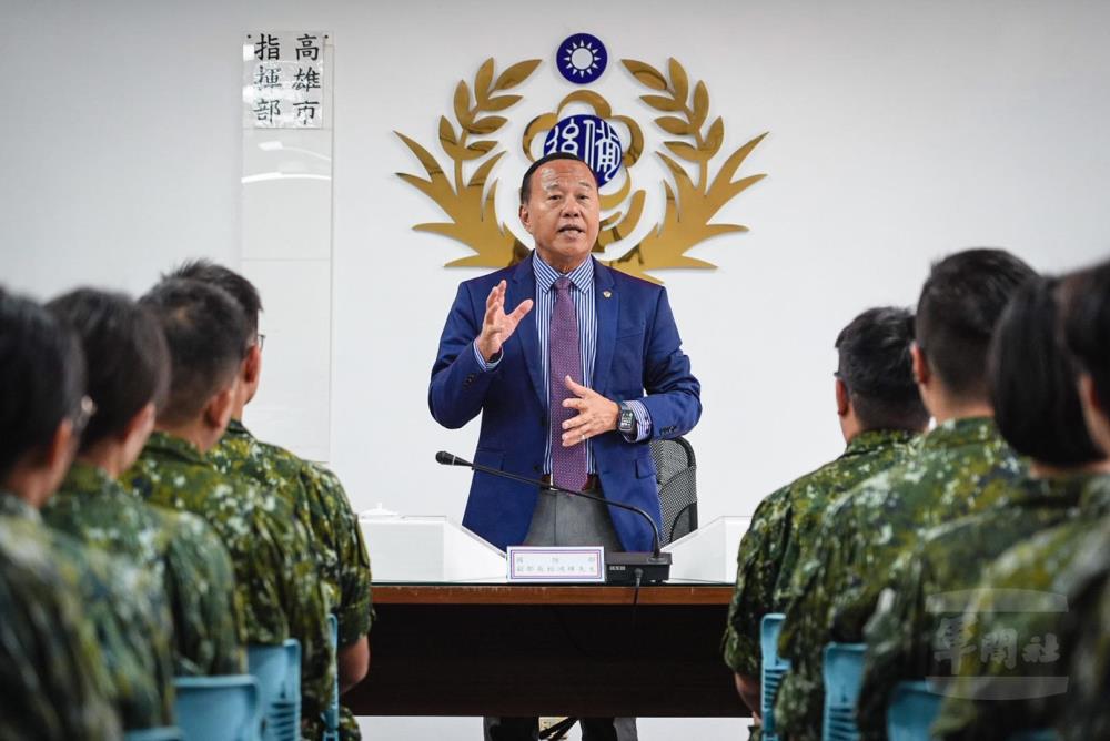 柏副部長代表部長感謝單位官兵平時堅守崗位。（軍聞社記者陳傳奇攝）