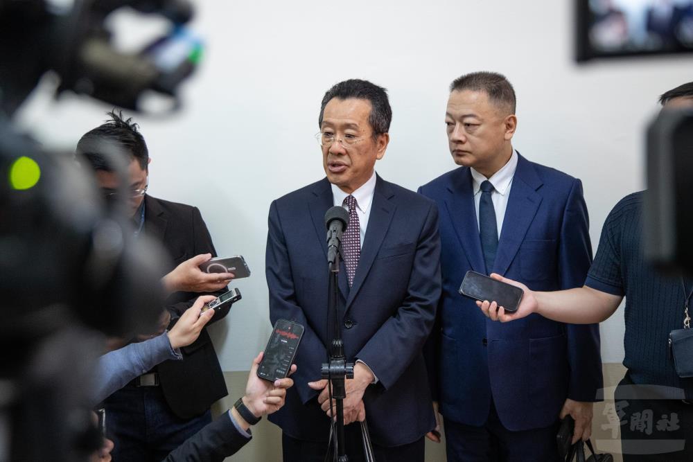 顧部長:海鯤軍艦以安全與品質為優先前提 依程序完成驗證 顧部長:海鯤軍艦以安全與品質為優先前提 依程序完成驗證