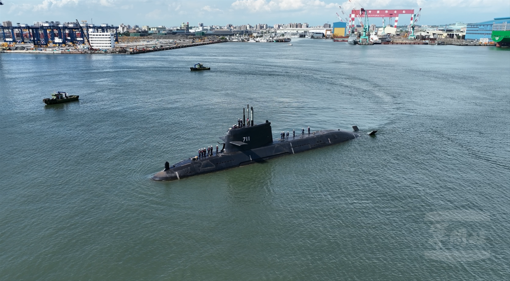 海鯤軍艦於日前進行港灣航行測試。（台船公司提供）