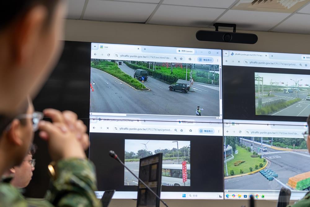 257旅結合交通局實施道路管制演練，強化交通應變協調能力。（軍聞社記者莊家豪攝）
